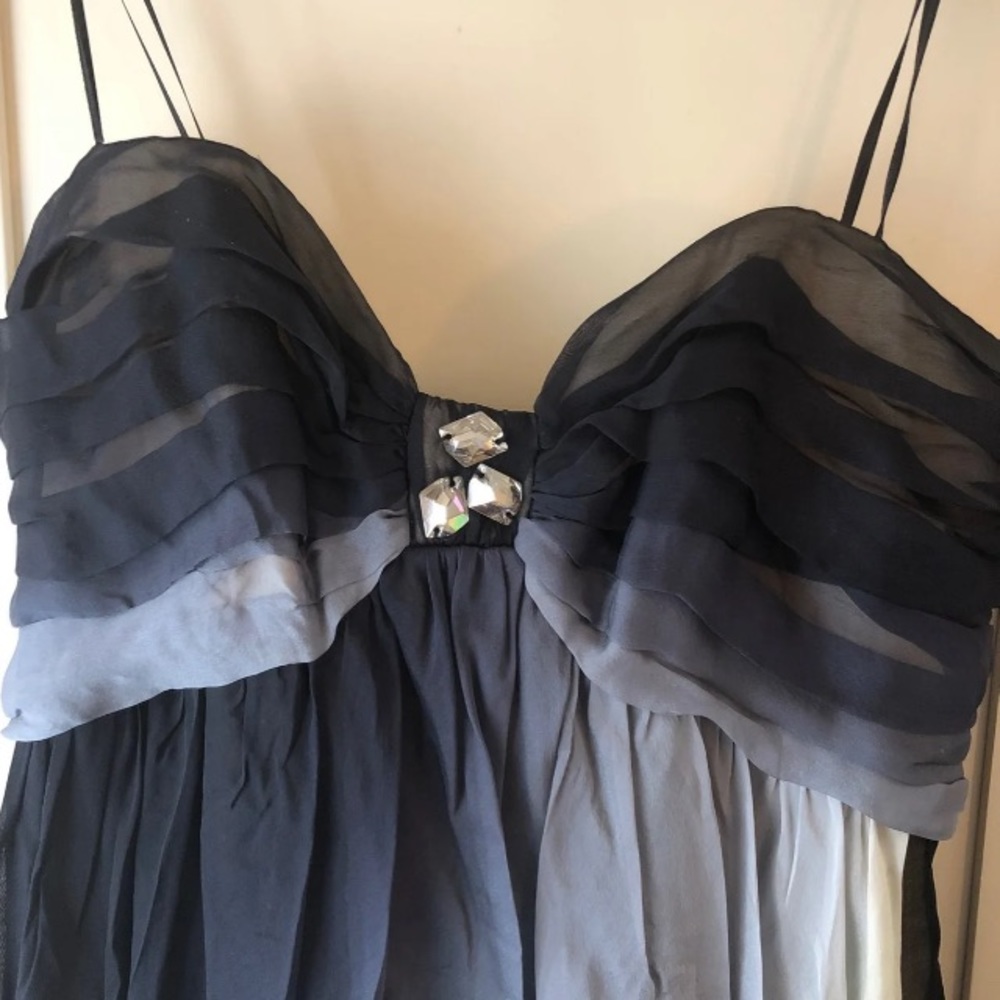 Dress - Picture 6 of 8